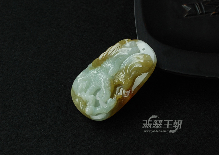 糯冰种黄翡缅甸翡翠“大展鸿图”挂件