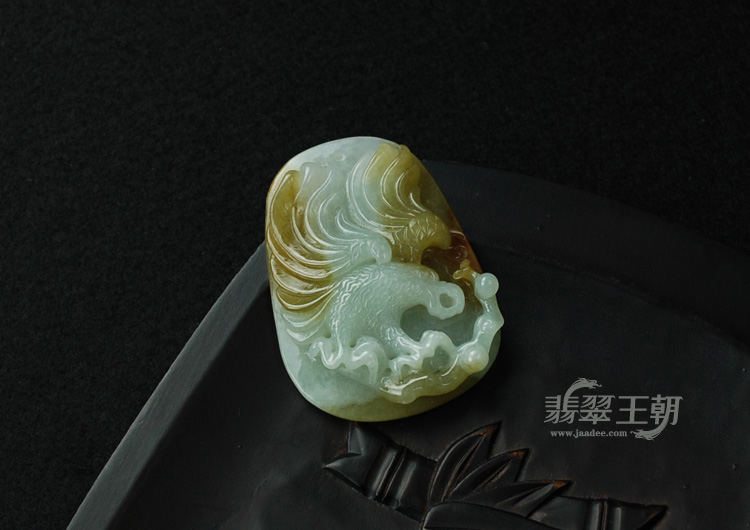 糯冰种黄翡缅甸翡翠“大展鸿图”挂件