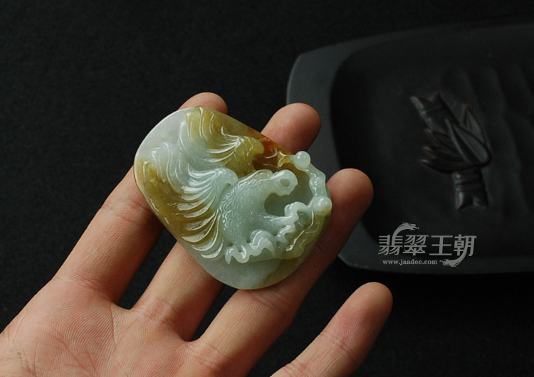 糯冰种黄翡缅甸翡翠“大展鸿图”挂件