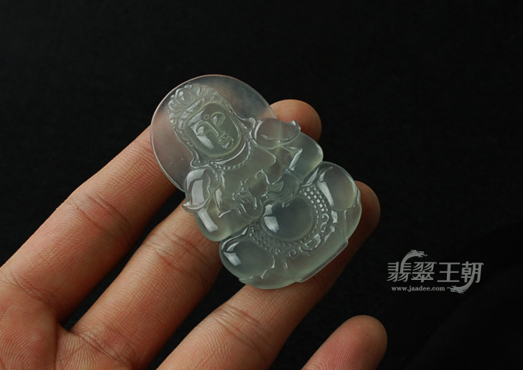 冰玻种缅甸翡翠观音挂件