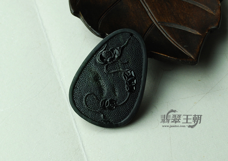 冰种墨翠缅甸翡翠荷叶观音挂件