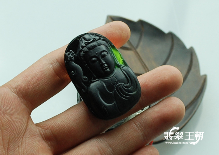 冰种墨翠缅甸翡翠观音头挂件