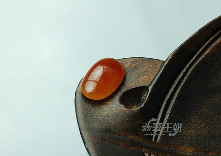 糯冰种红翡缅甸翡翠戒面