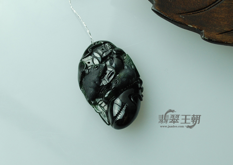 冰种墨翠缅甸翡翠“鼠数钱”挂件