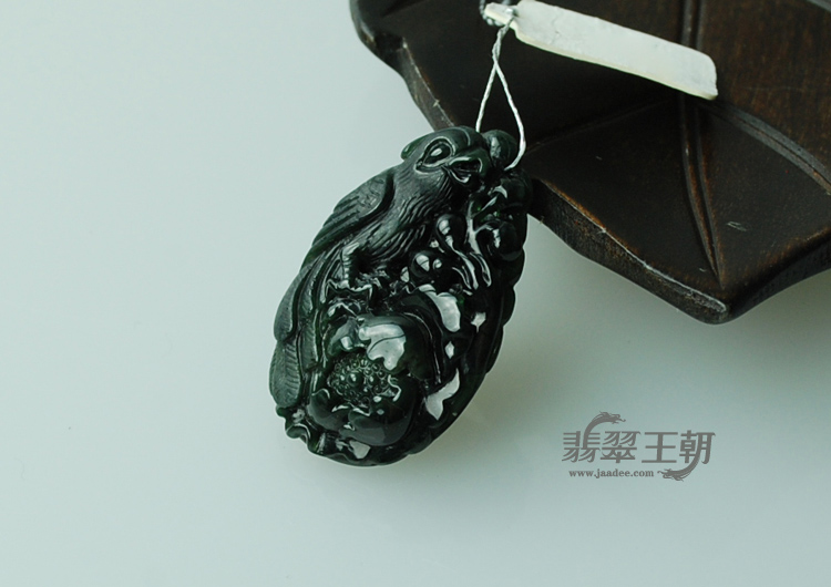 冰种墨翠缅甸翡翠鹦鹉挂件