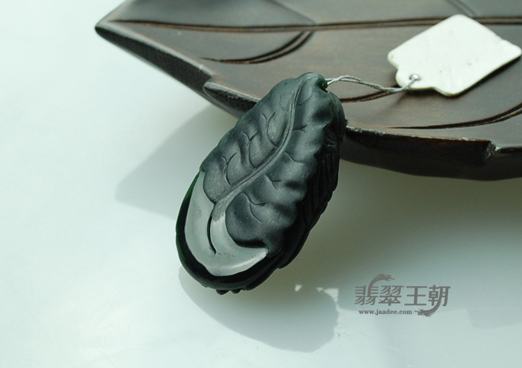 冰种墨翠缅甸翡翠鹦鹉挂件