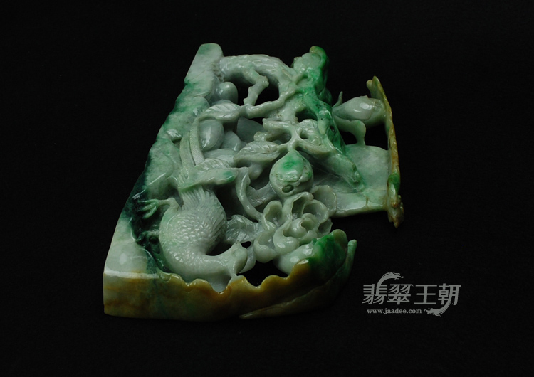 细糯种黄加绿缅甸翡翠“凤戏牡丹”摆件
