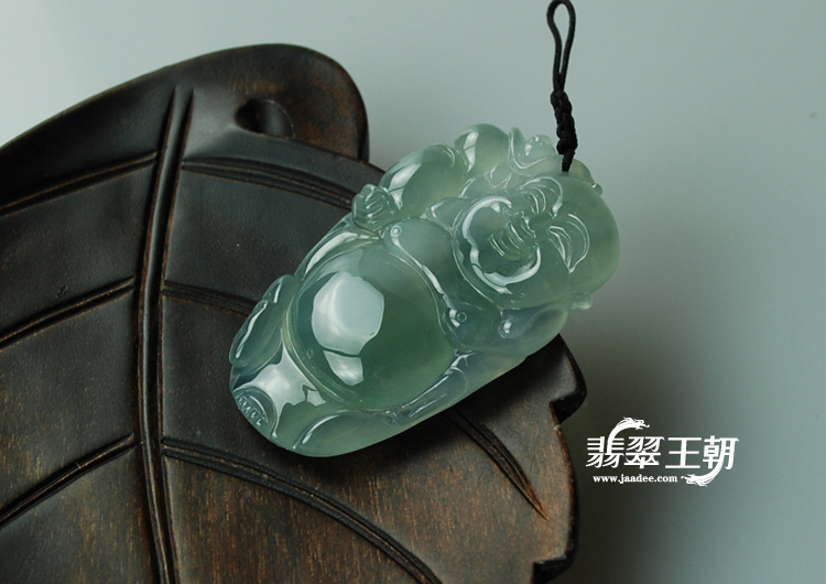 冰种晴水缅甸翡翠逍遥佛挂件