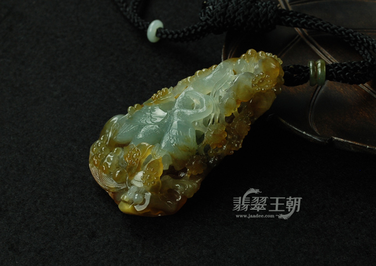 冰种黄翡缅甸翡翠“松鹤延年”挂件