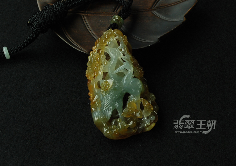 冰种黄翡缅甸翡翠“松鹤延年”挂件