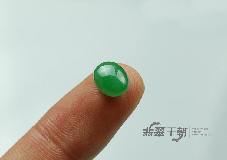 糯冰种翠色缅甸翡翠戒面