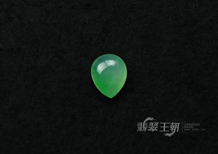 冰种翠色缅甸翡翠戒面