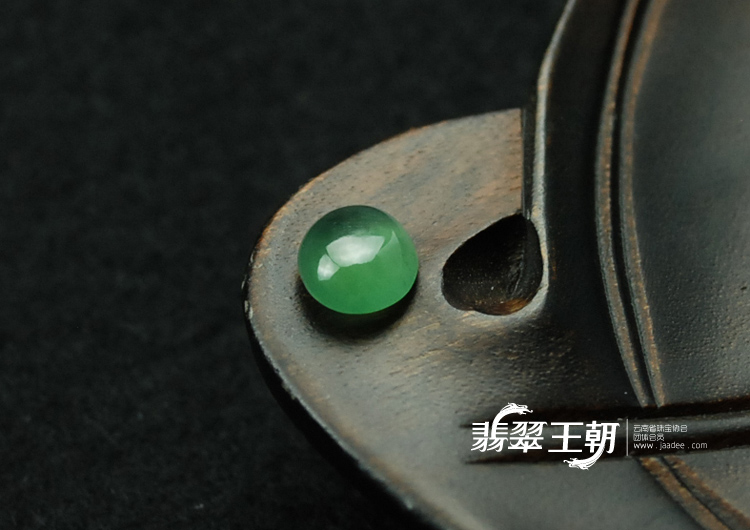 冰玻种绿晴水缅甸翡翠戒面