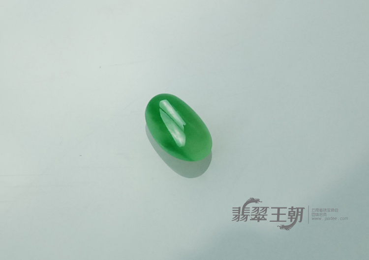 冰种翠色缅甸翡翠戒面