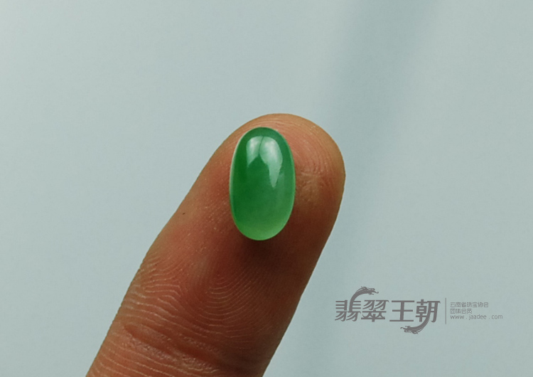 冰种翠色缅甸翡翠戒面