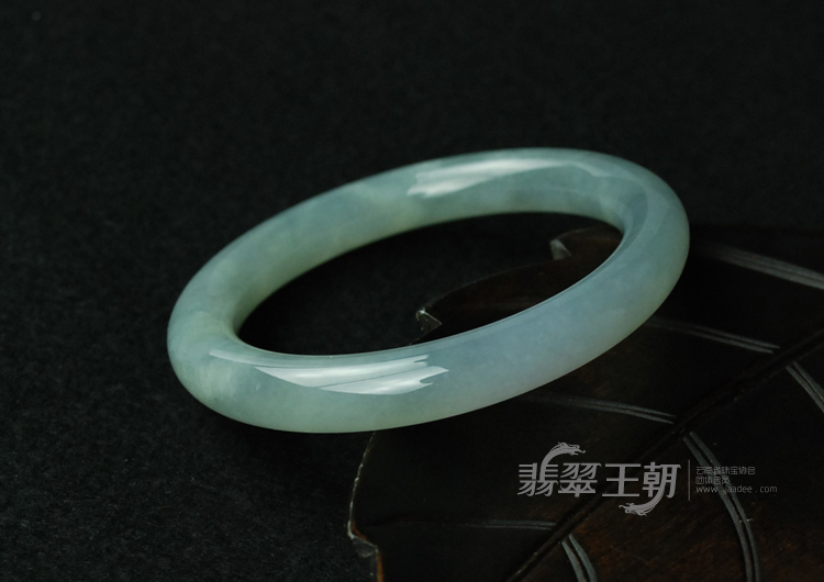 糯冰种紫罗兰缅甸翡翠圆条手镯（58.4）