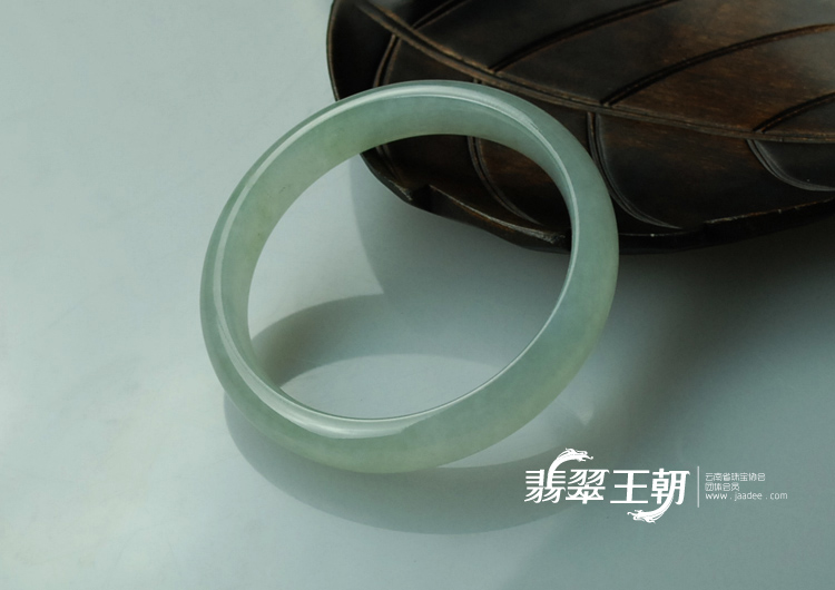 糯冰种缅甸翡翠手镯（56）