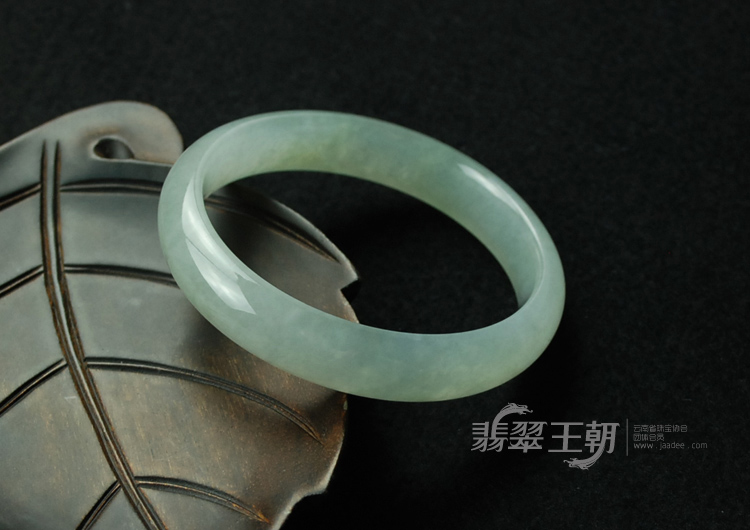 糯冰种缅甸翡翠手镯（56）