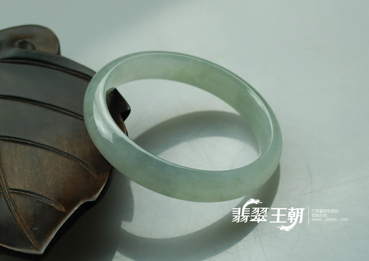 糯冰种缅甸翡翠手镯（56）