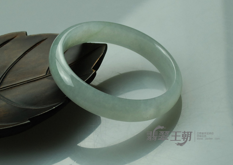 糯冰种缅甸翡翠手镯（57.8）