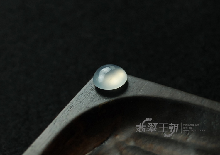 玻璃种缅甸翡翠戒面