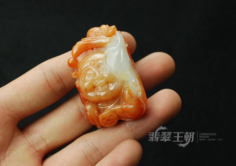 糯冰种红翡缅甸翡翠佛头挂件
