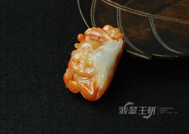 糯冰种红翡缅甸翡翠佛头挂件