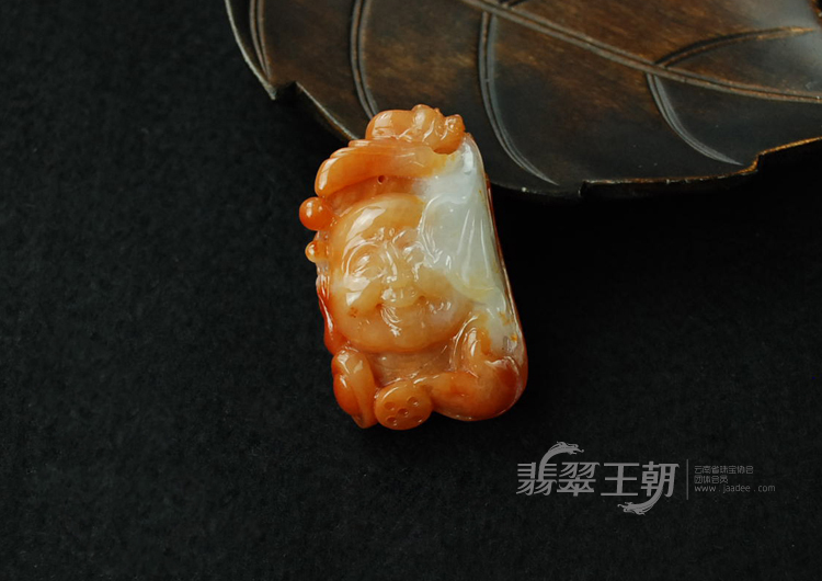 糯冰种红翡缅甸翡翠佛头挂件