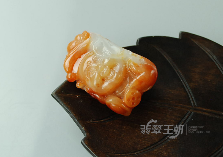糯冰种红翡缅甸翡翠佛头挂件