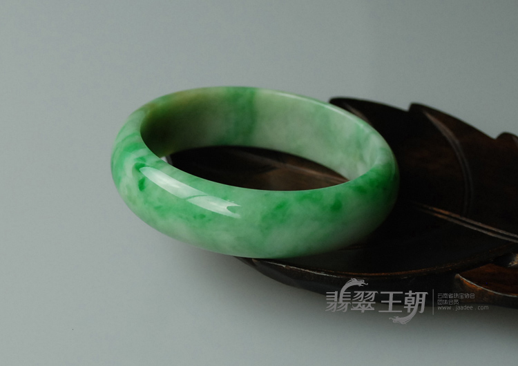 细糯种黄加绿缅甸翡翠手镯（56.1）