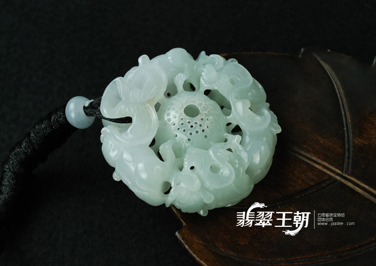 糯冰种淡紫罗兰缅甸翡翠“五福护主”貔貅挂件