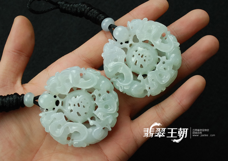 糯冰种淡紫罗兰缅甸翡翠“五福护主”貔貅挂件