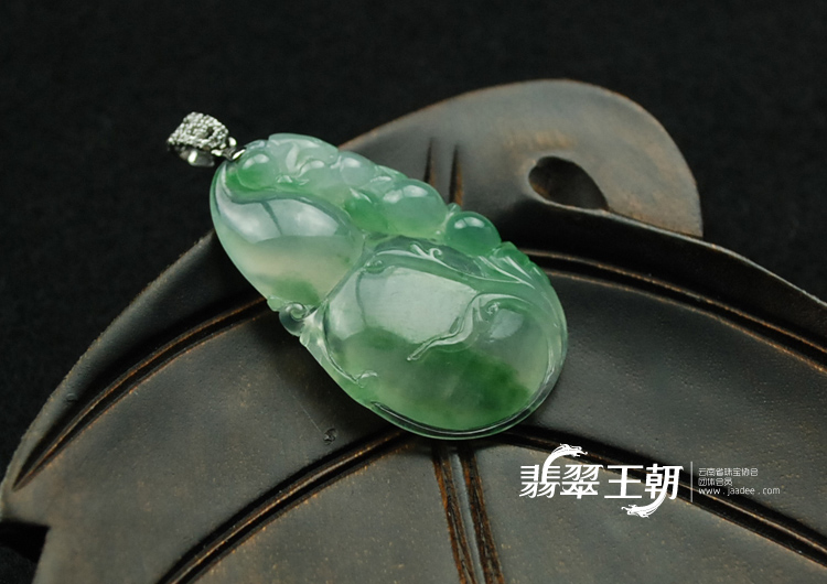 冰玻种飘花缅甸翡翠福禄寿挂件