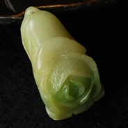 细糯种淡黄加绿缅甸翡翠白菜挂件