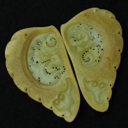 冰种黄翡缅甸翡翠龙凤牌挂件（未抛光）