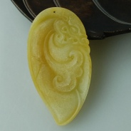 冰种黄翡缅甸翡翠龙凤牌挂件（未抛光）
