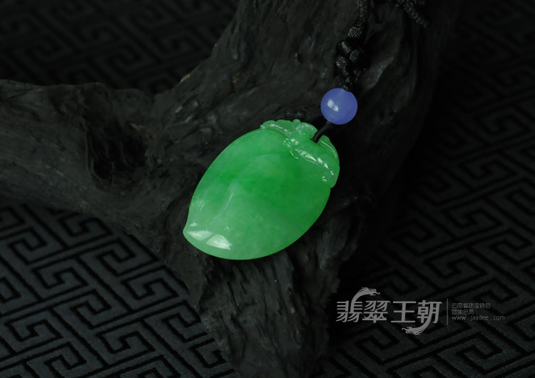 糯冰种阳绿满绿缅甸翡翠福寿桃挂件