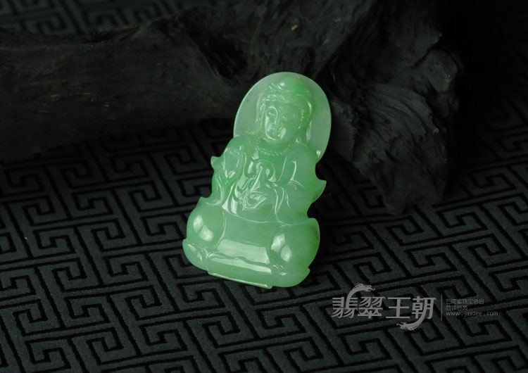 糯冰种绿晴水缅甸翡翠观音挂件