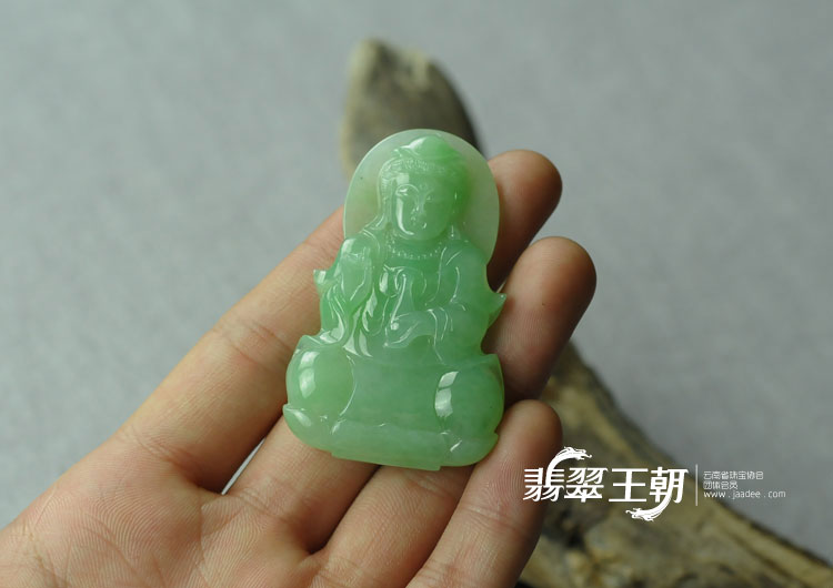 糯冰种绿晴水缅甸翡翠观音挂件