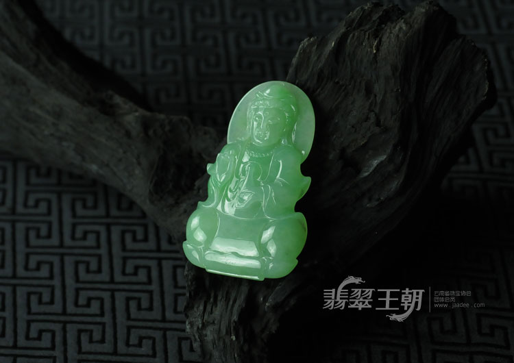糯冰种绿晴水缅甸翡翠观音挂件