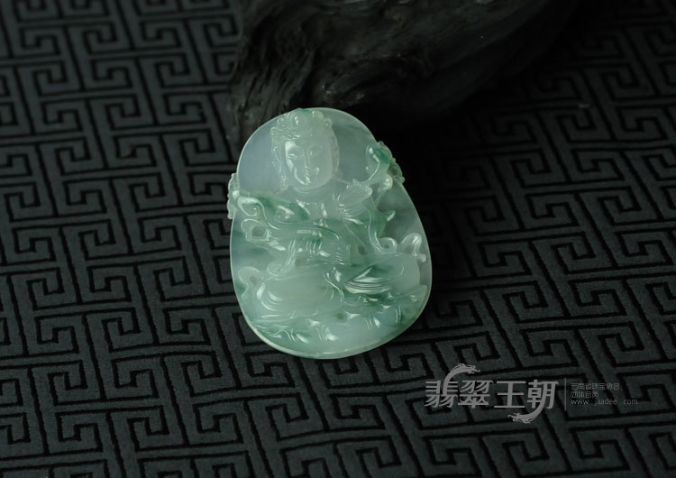 糯冰种飘花缅甸翡翠莲花观音挂件