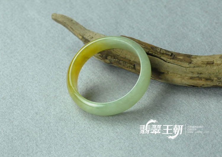 糯冰种黄翡缅甸翡翠手镯（57）