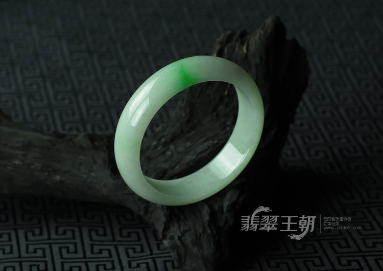 细糯种飘翠缅甸翡翠手镯（54.8）