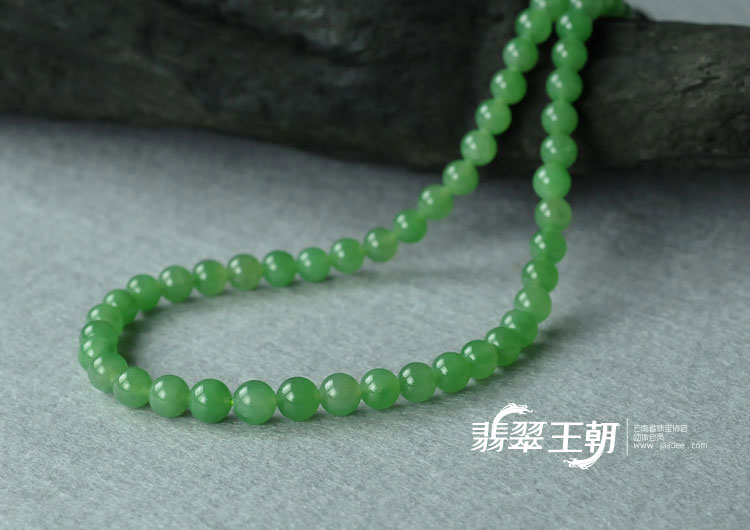 糯冰种满绿缅甸翡翠项链
