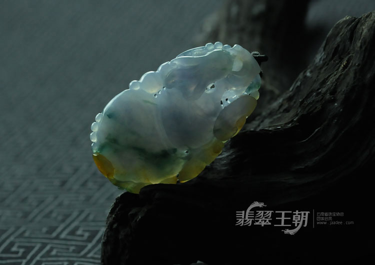 糯冰种紫罗兰飘花略带黄翡缅甸翡翠福禄寿挂件