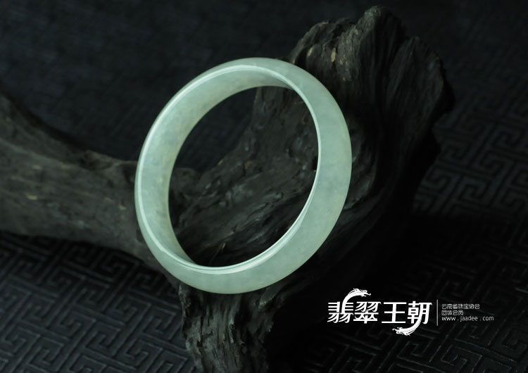 冰种缅甸翡翠手镯（58.9）