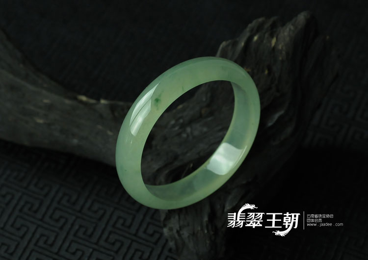 冰种飘花缅甸翡翠手镯（57.3）