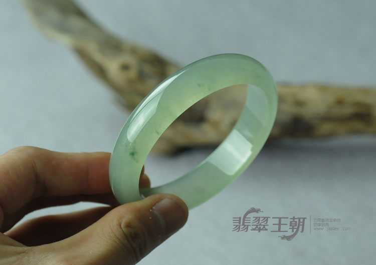 冰种飘花缅甸翡翠手镯（57.3）