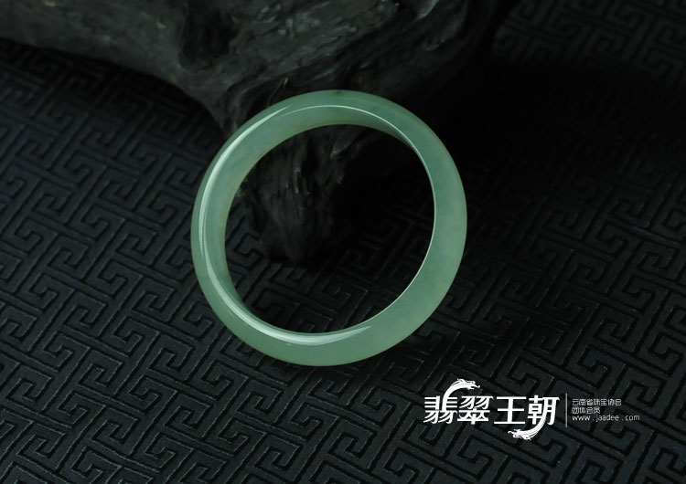 冰种飘花缅甸翡翠手镯（57.3）