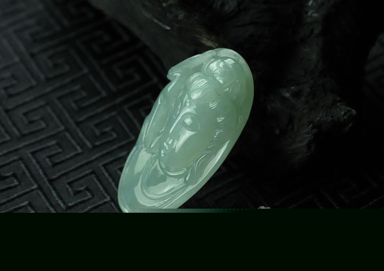 糯冰种蓝晴水缅甸翡翠观音头挂件